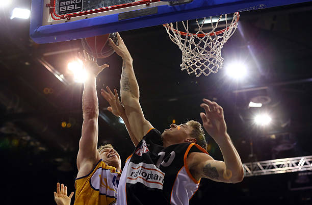 际舞台上展 际舞台上展