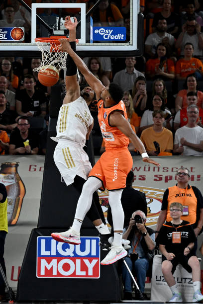 在这届亚锦 在这届亚锦