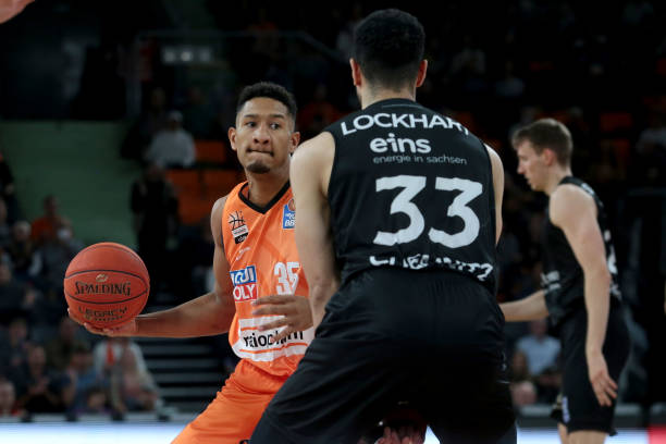 西首开纪录 西首开纪录